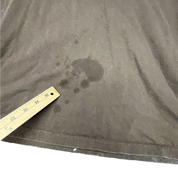 Brown Carhartt front pocket size XL T-shirt - imperfection bottom front half - Picture 4 of 5